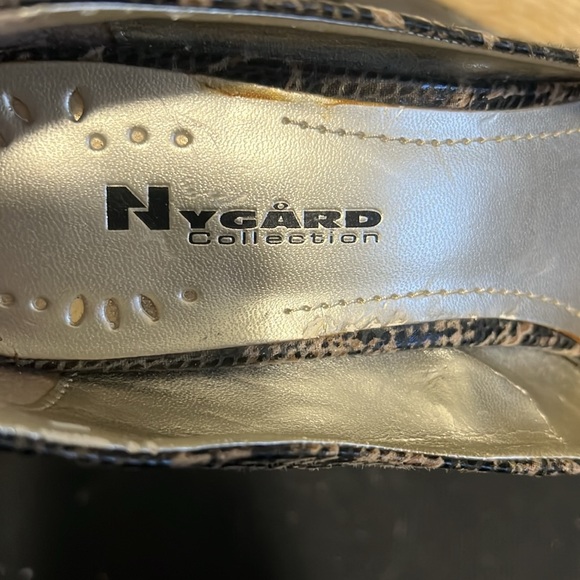 Nygard Collection Animal Print Pointy Toe Block Heel Pump Heel Size 10 - Picture 14 of 15